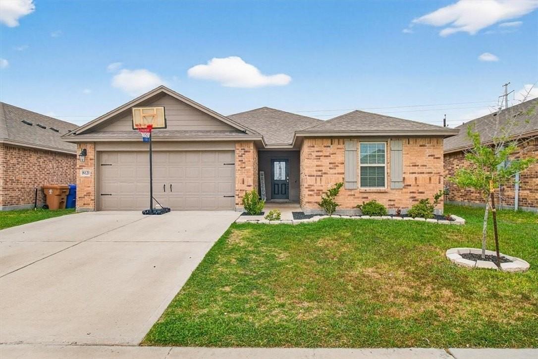 8121 Cattlemen Dr