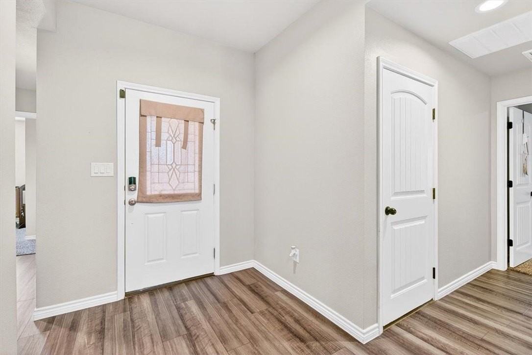 8121 Cattlemen Dr - Photo 3 of 40
