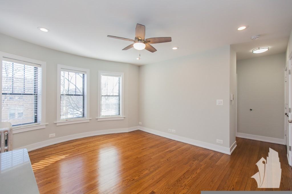1940 W Wilson Ave #1948-1S - Photo 2 of 4
