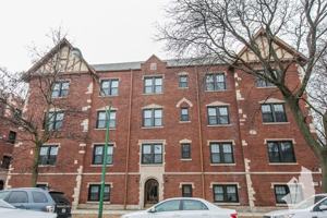 featured image of 1819 W Leland Ave