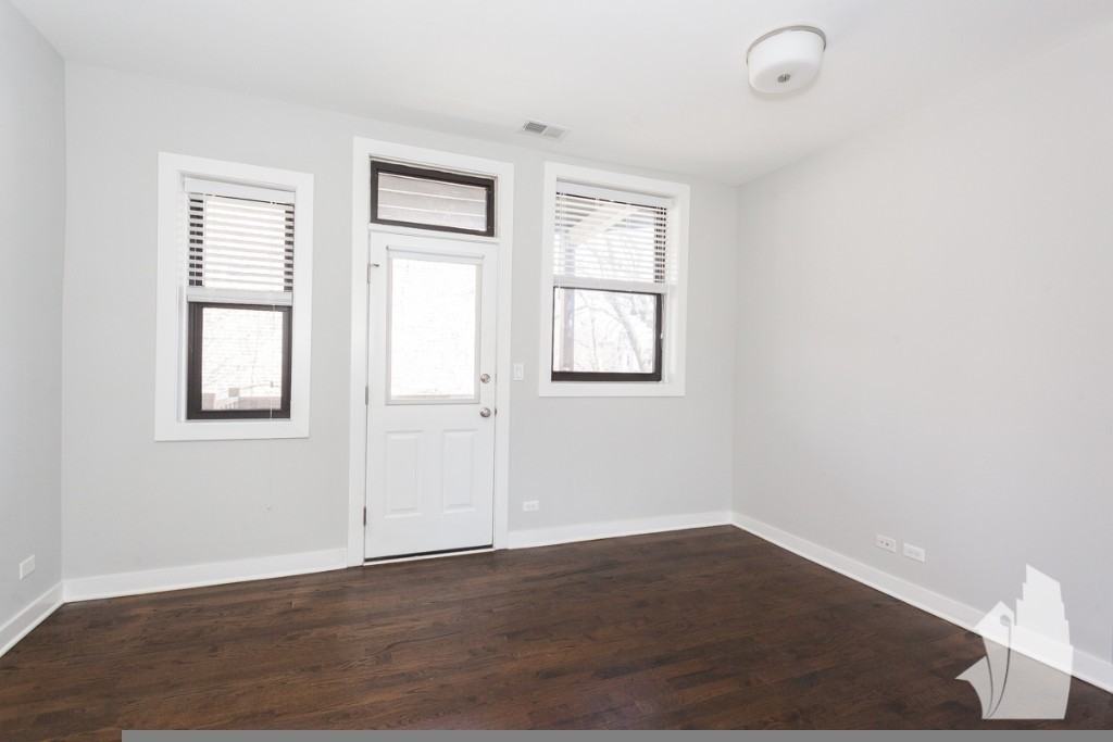 1600 W Belle Plaine Ave #1600-2 - Photo 3 of 16