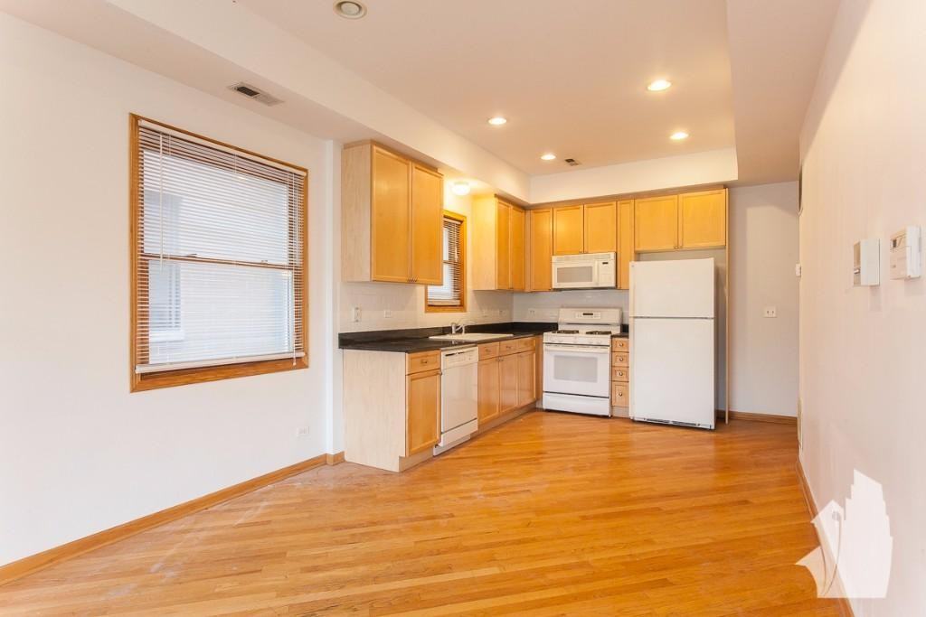 1326 W Diversey Pkwy #3 - Photo 3 of 15