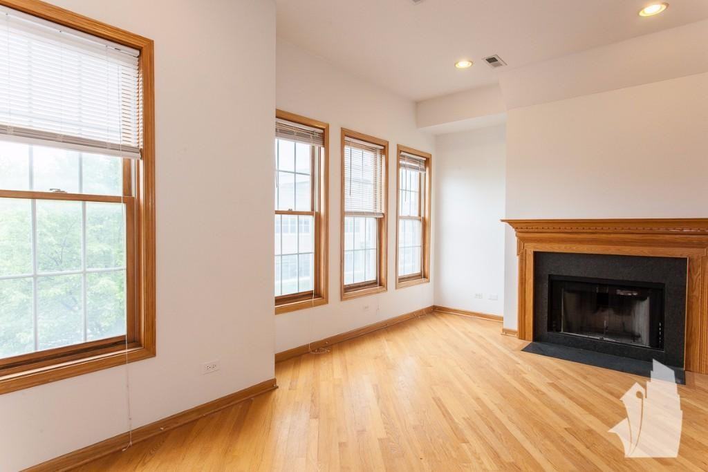 1326 W Diversey Pkwy #3 - Photo 6 of 15