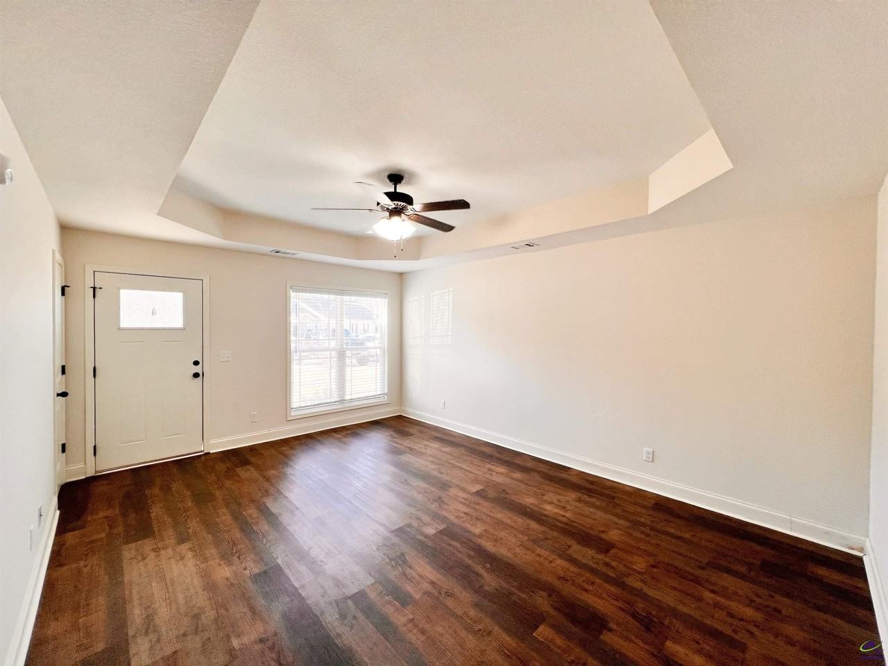 119 Washington Place Dr - Photo 4 of 16