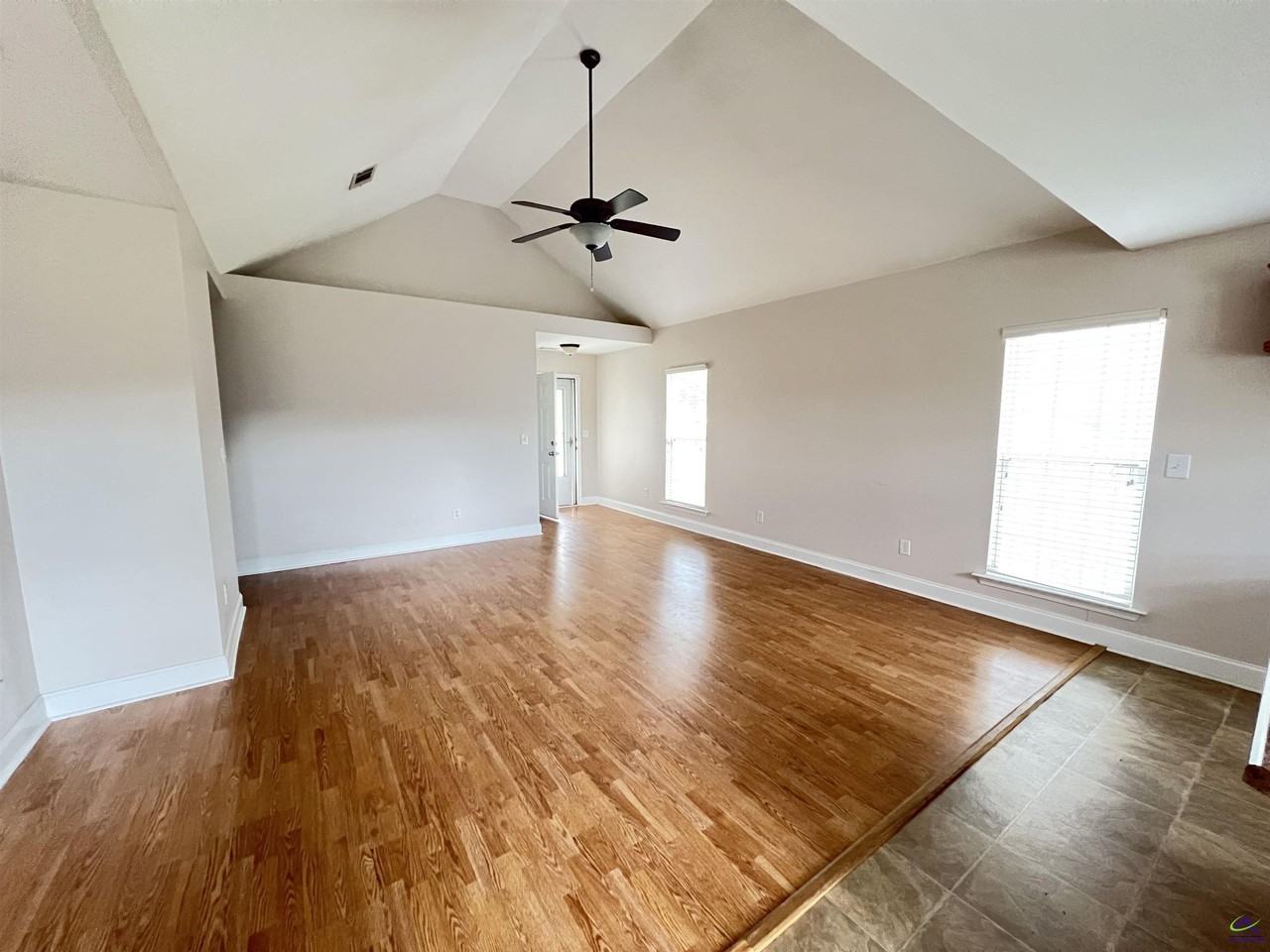 114 Shasta Dr - Photo 3 of 26