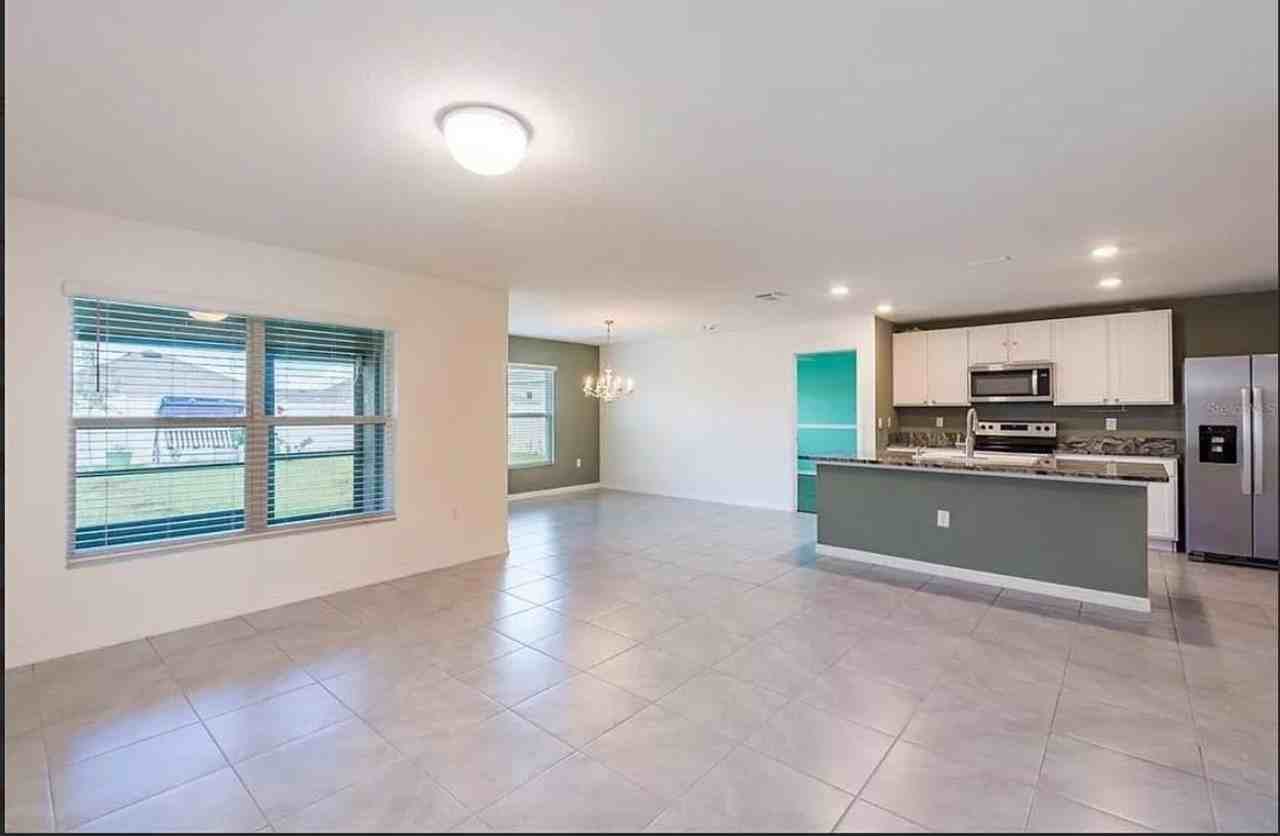 16709 Parker River St - Photo 3 of 21
