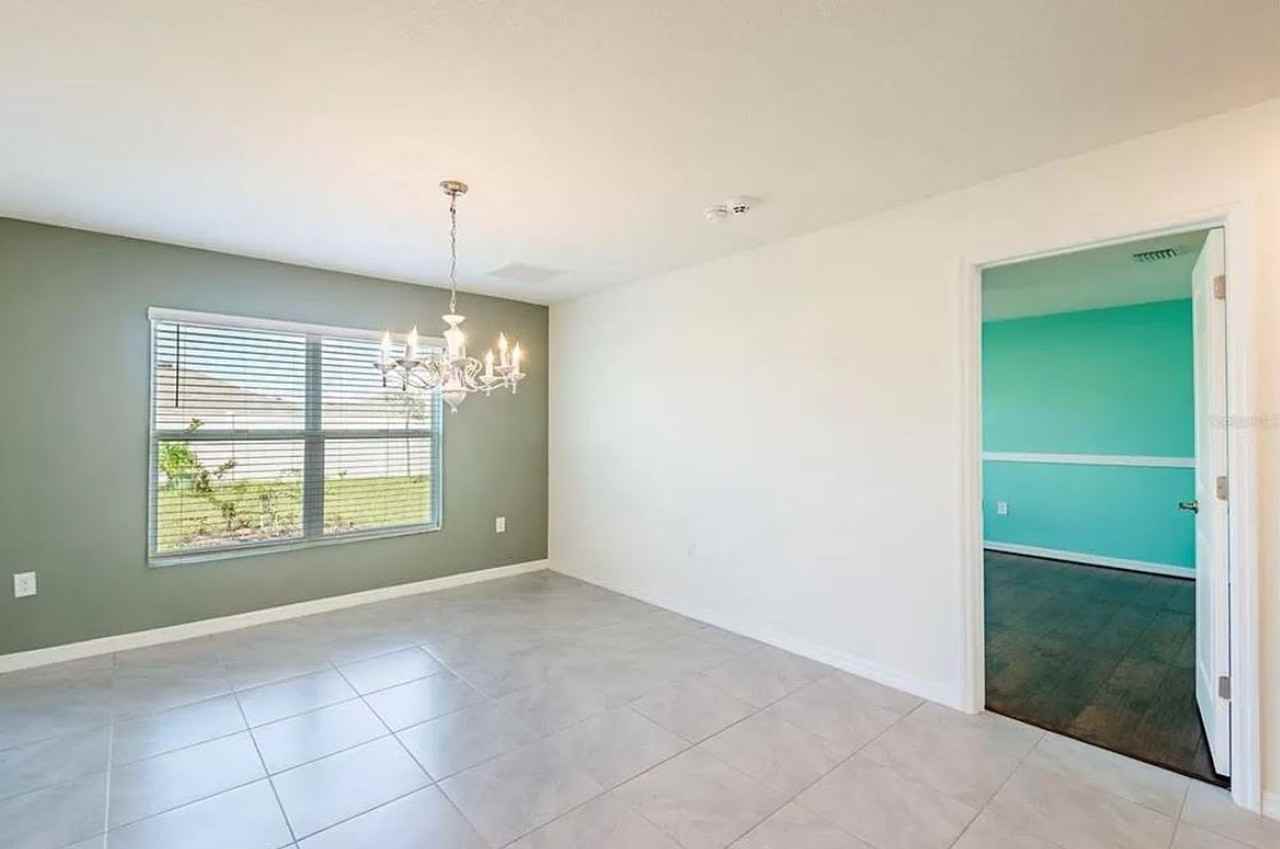 16709 Parker River St - Photo 5 of 21