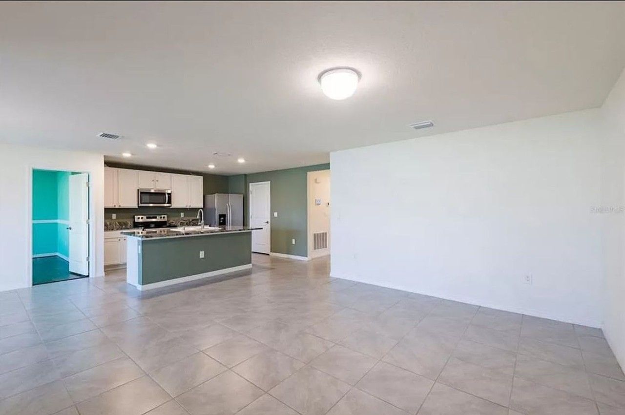 16709 Parker River St - Photo 7 of 21