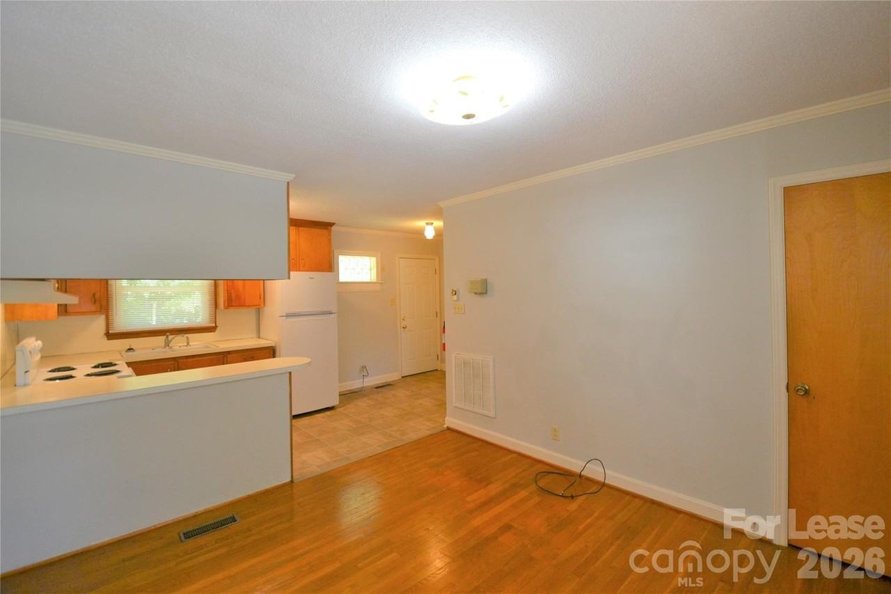 105 Ferstl Ave - Photo 4 of 20