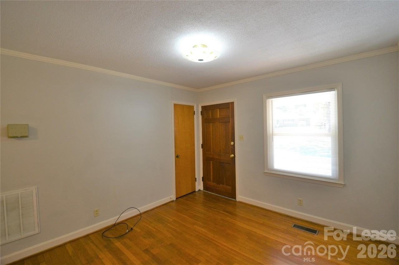 105 Ferstl Ave - Photo 5 of 20