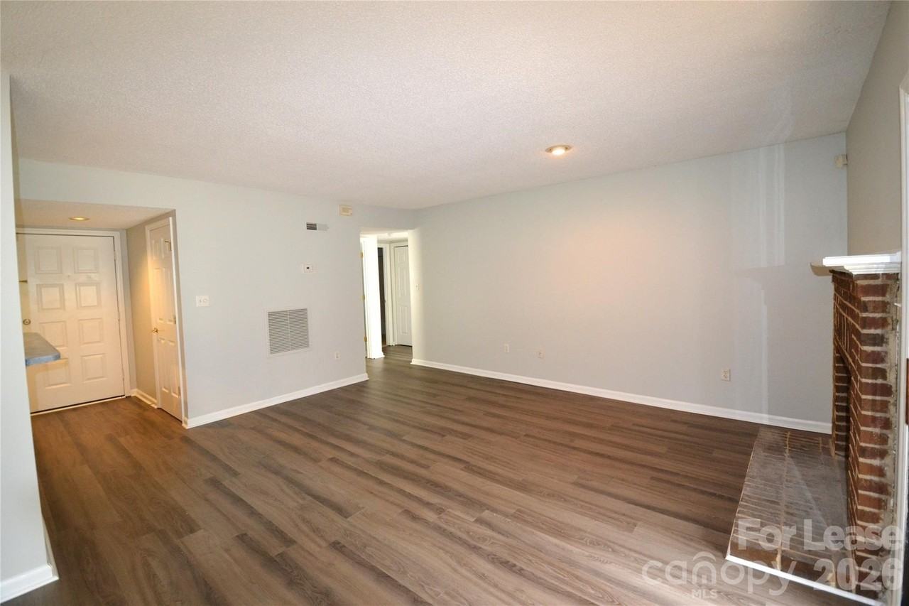 7124 Winery Ln - Photo 2 of 29