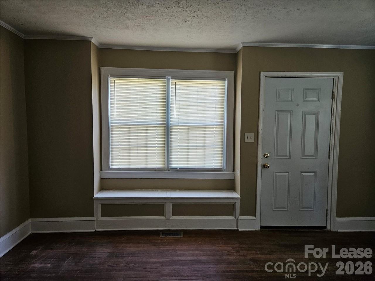 67 Grattan Dr Ne - Photo 5 of 12