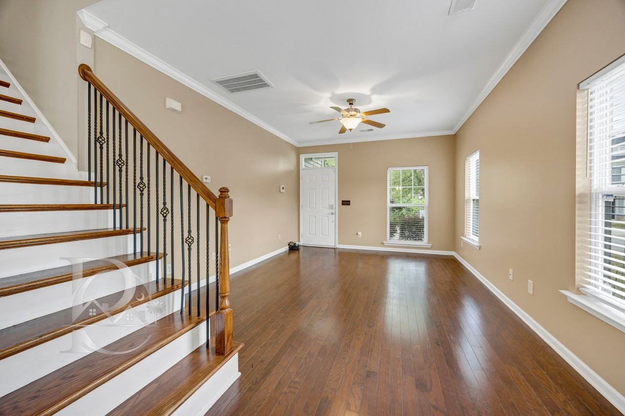 328 Northwood St - Photo 5 of 33