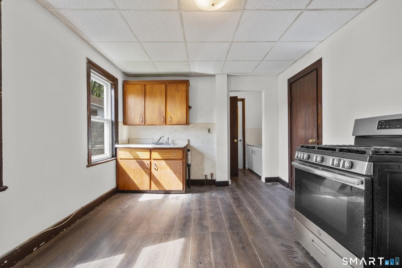 48 Anderson St #3 - Photo 2 of 9