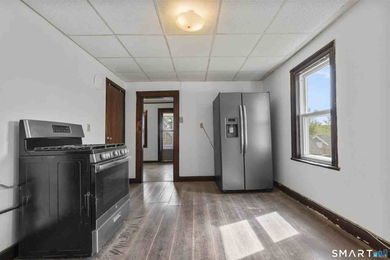 48 Anderson St #3 - Photo 3 of 9