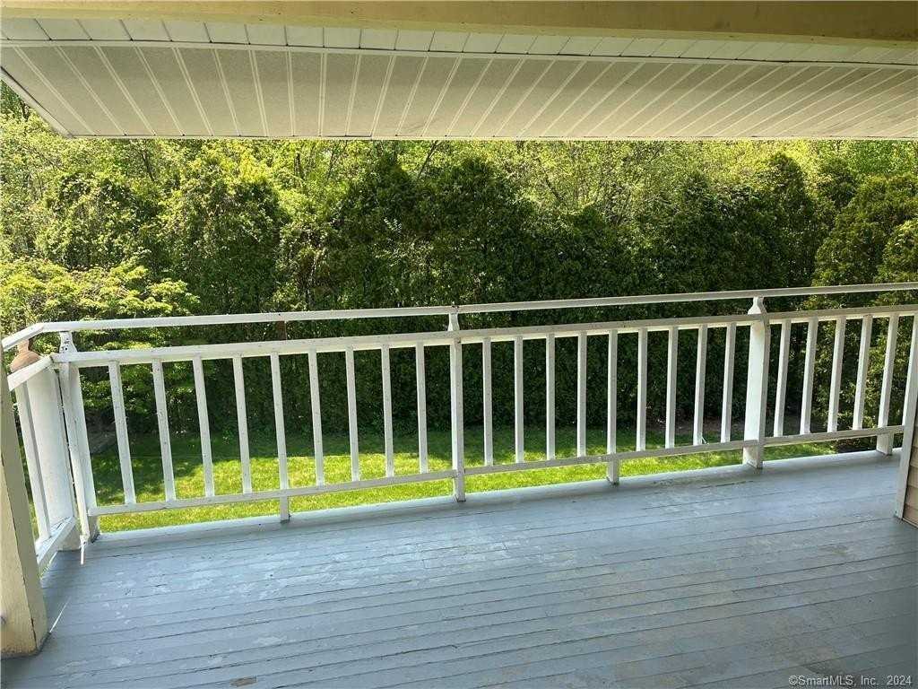 302 Boston Post Rd #21 - Photo 4 of 15