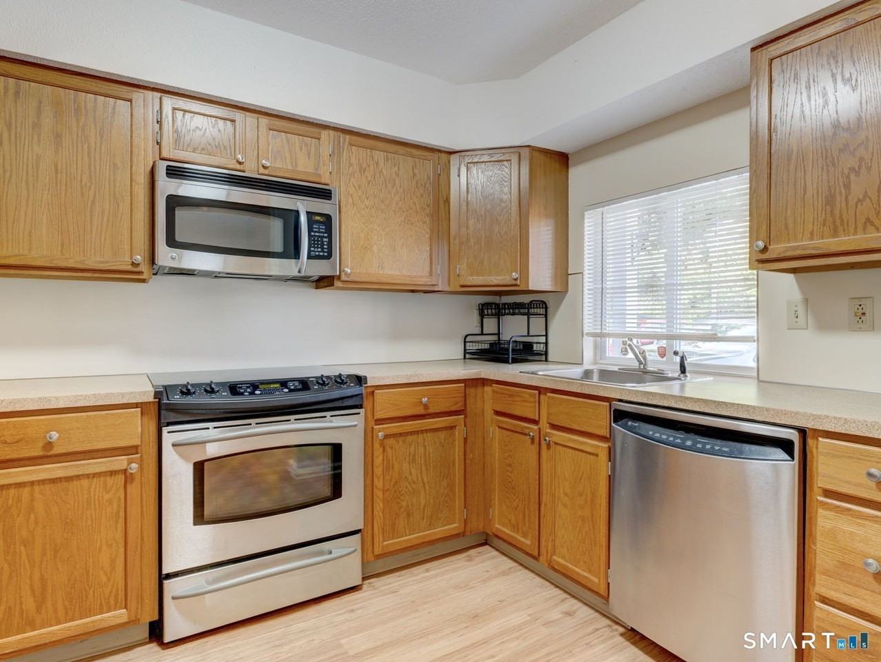 155 Redstone Hill Rd #176 - Photo 5 of 28