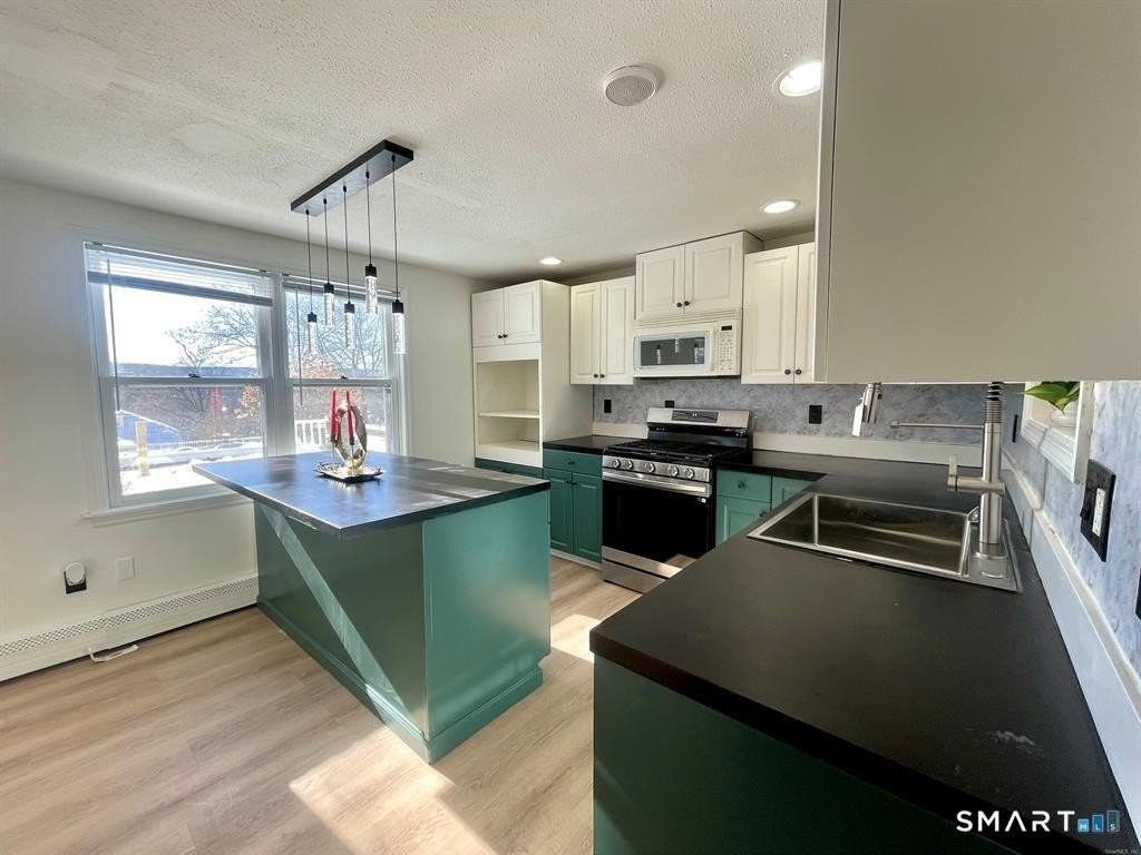 112 Woodbine St #1st - Photo 5 of 22