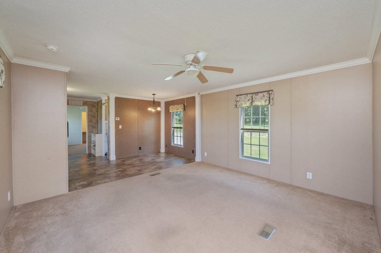 2295 Bermuda Ln - Photo 7 of 34