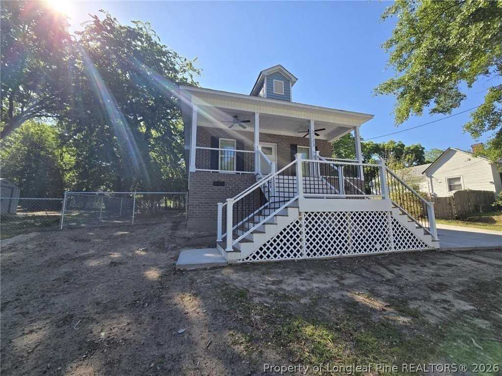 2123 Burnett Ave - Photo 3 of 36