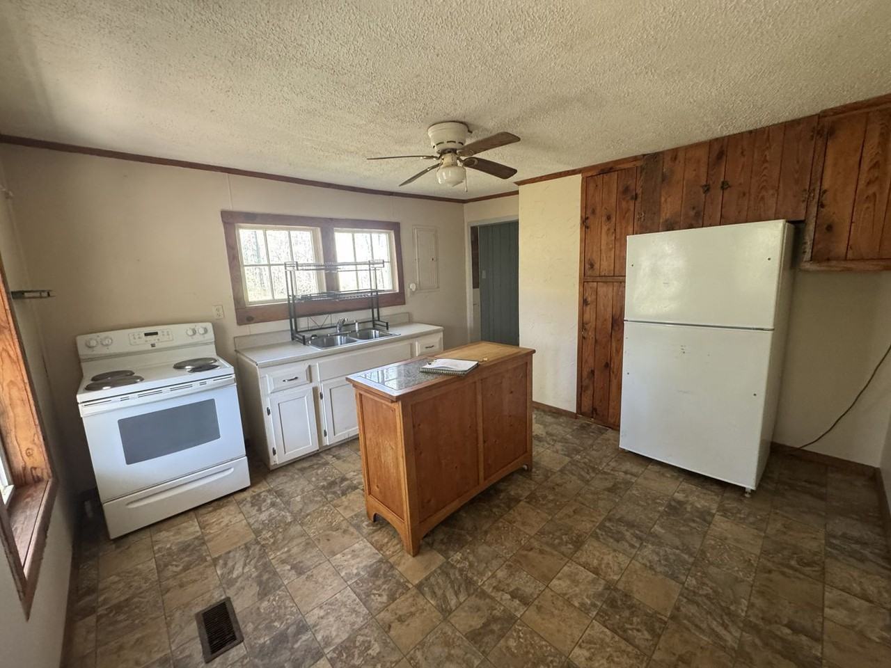 1410 1410 Dillard Ln - Photo 3 of 14