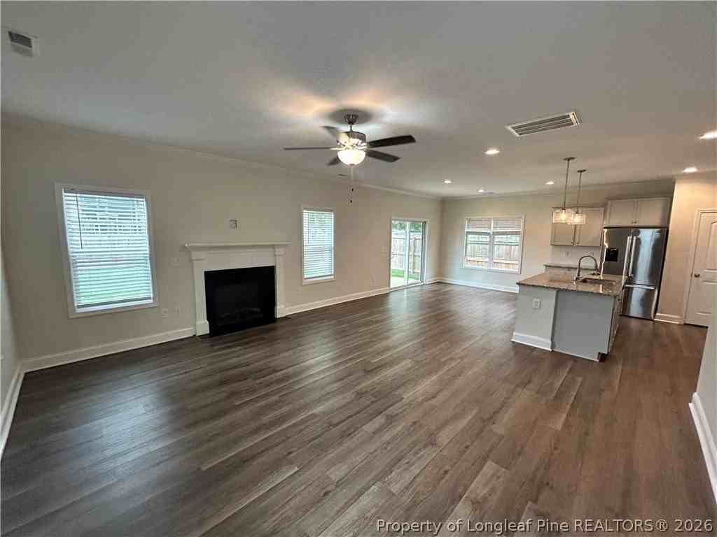 1210 Simpson St - Photo 4 of 21