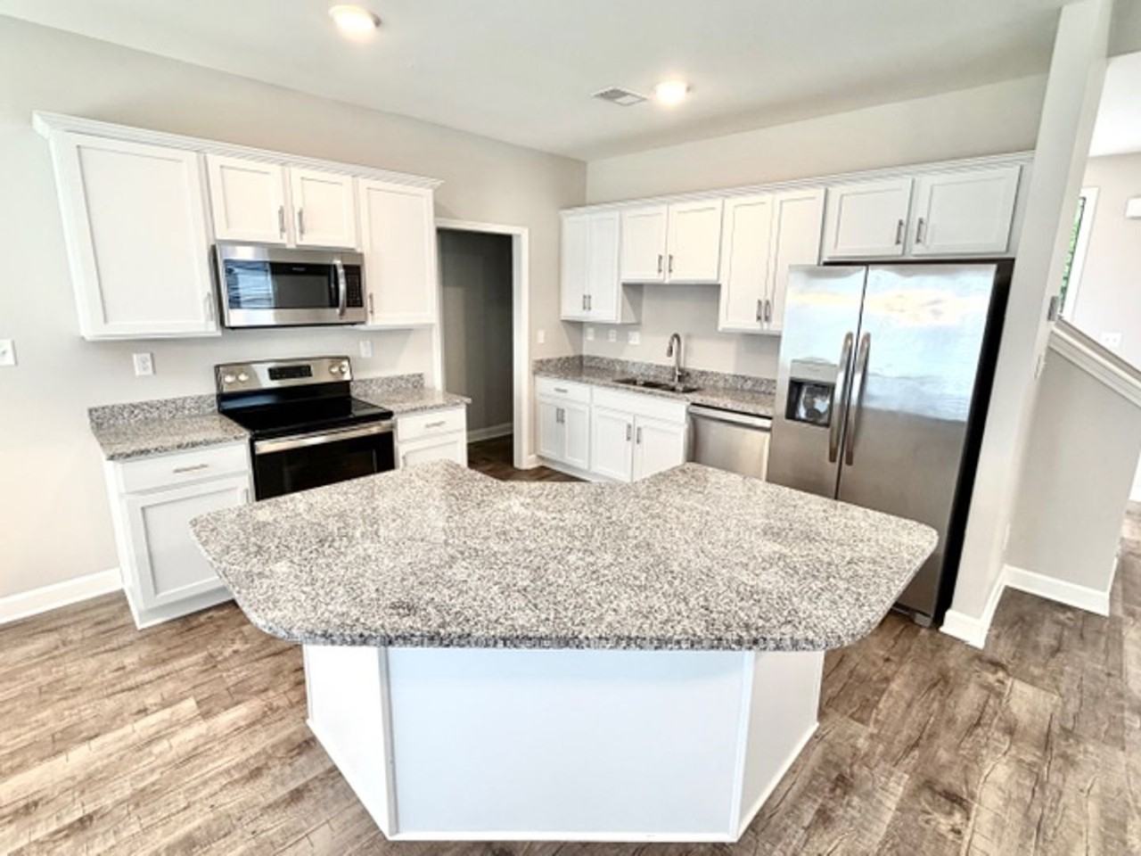 5163 North Ave - Photo 5 of 11