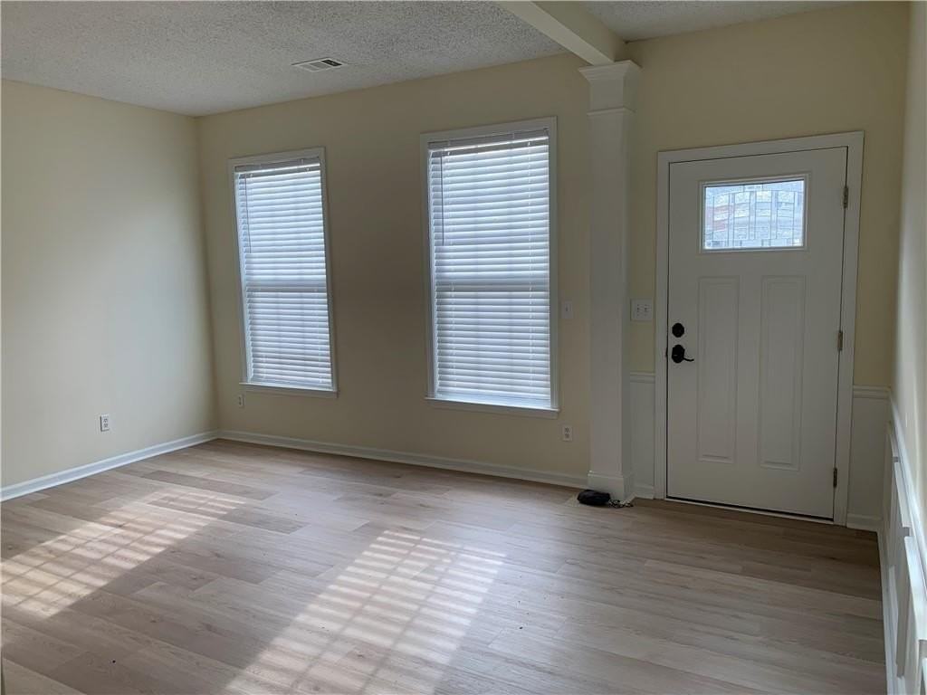 13623 Weycroft Cir - Photo 4 of 30