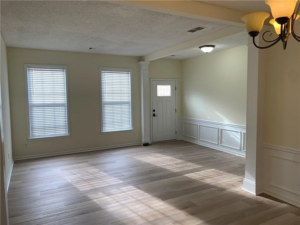 13623 Weycroft Cir - Photo 6 of 30