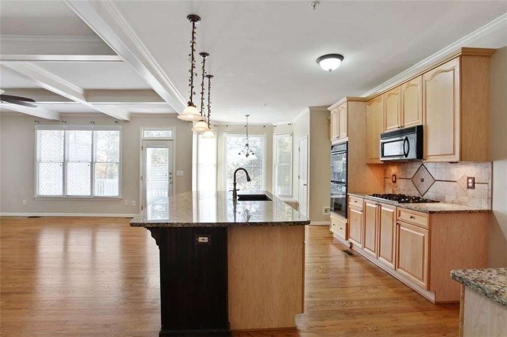 1601 Tappahannock Trl - Photo 7 of 36