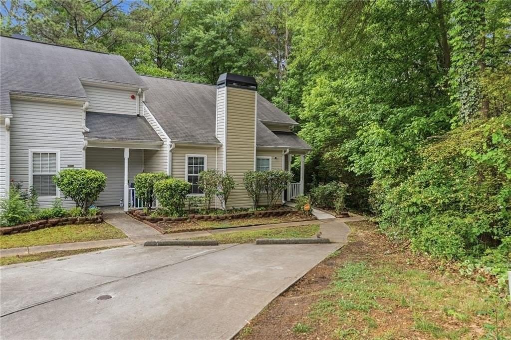 6427 Wellington Chase Ct - Photo 3 of 20