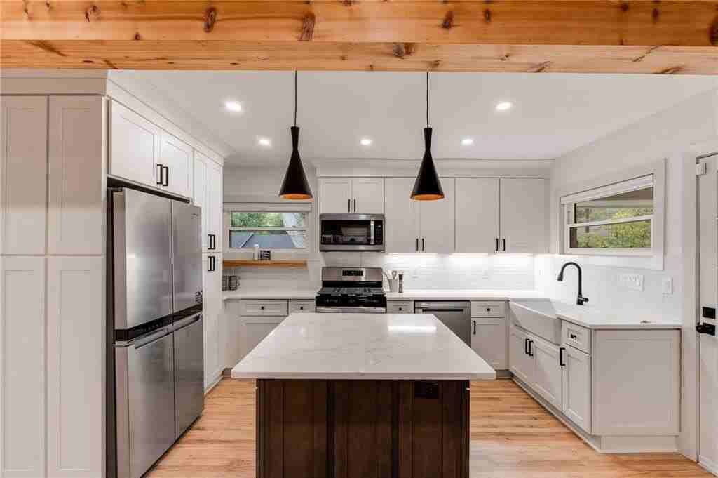 493 Sybil Ln Se - Photo 3 of 31