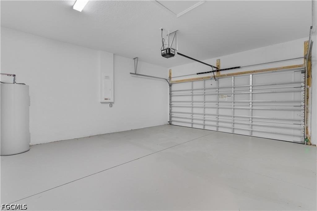702 Broadway Ave - Photo 4 of 21