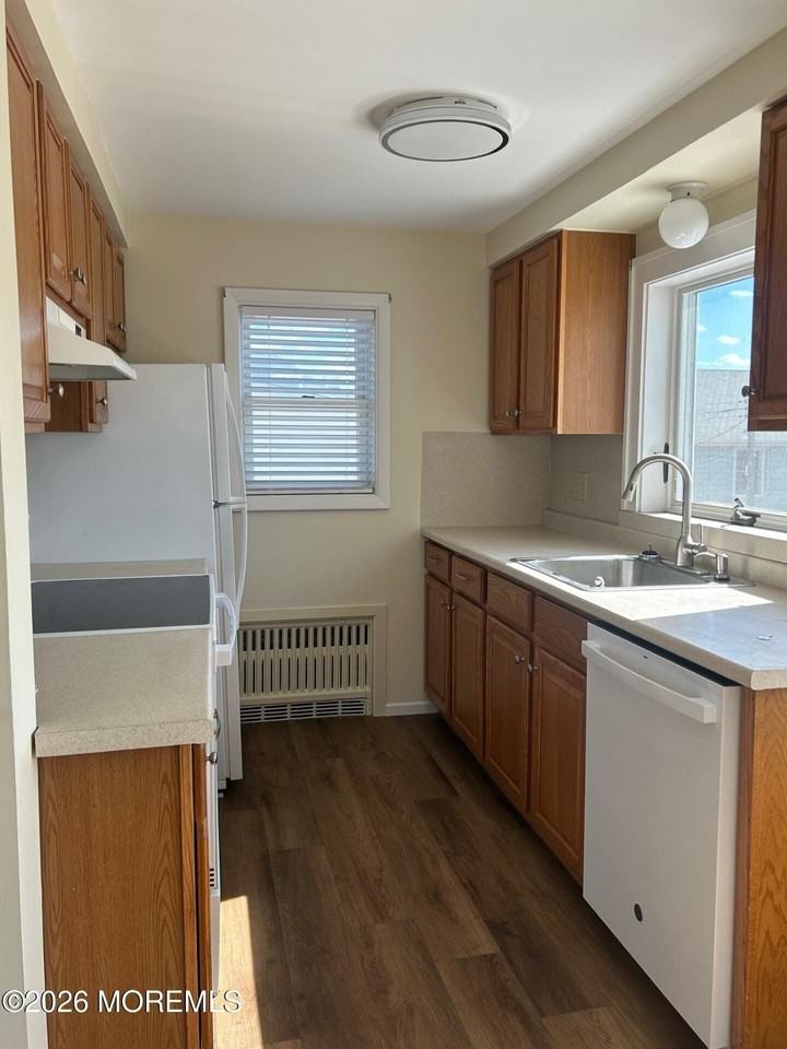 624 Ocean Ave #2 - Photo 7 of 12