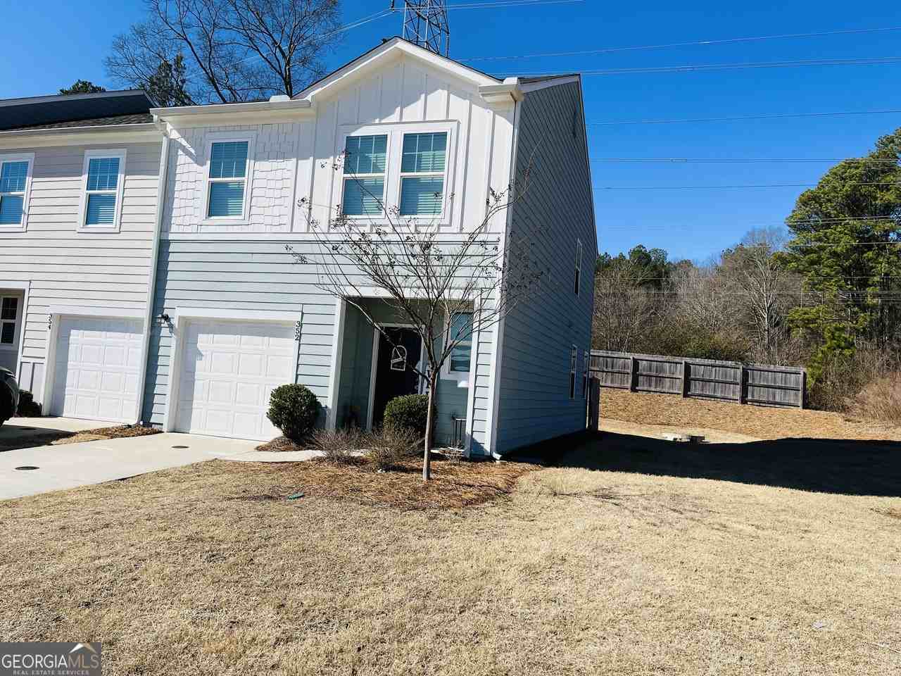 352 Penn Station Way - Photo 2 of 33