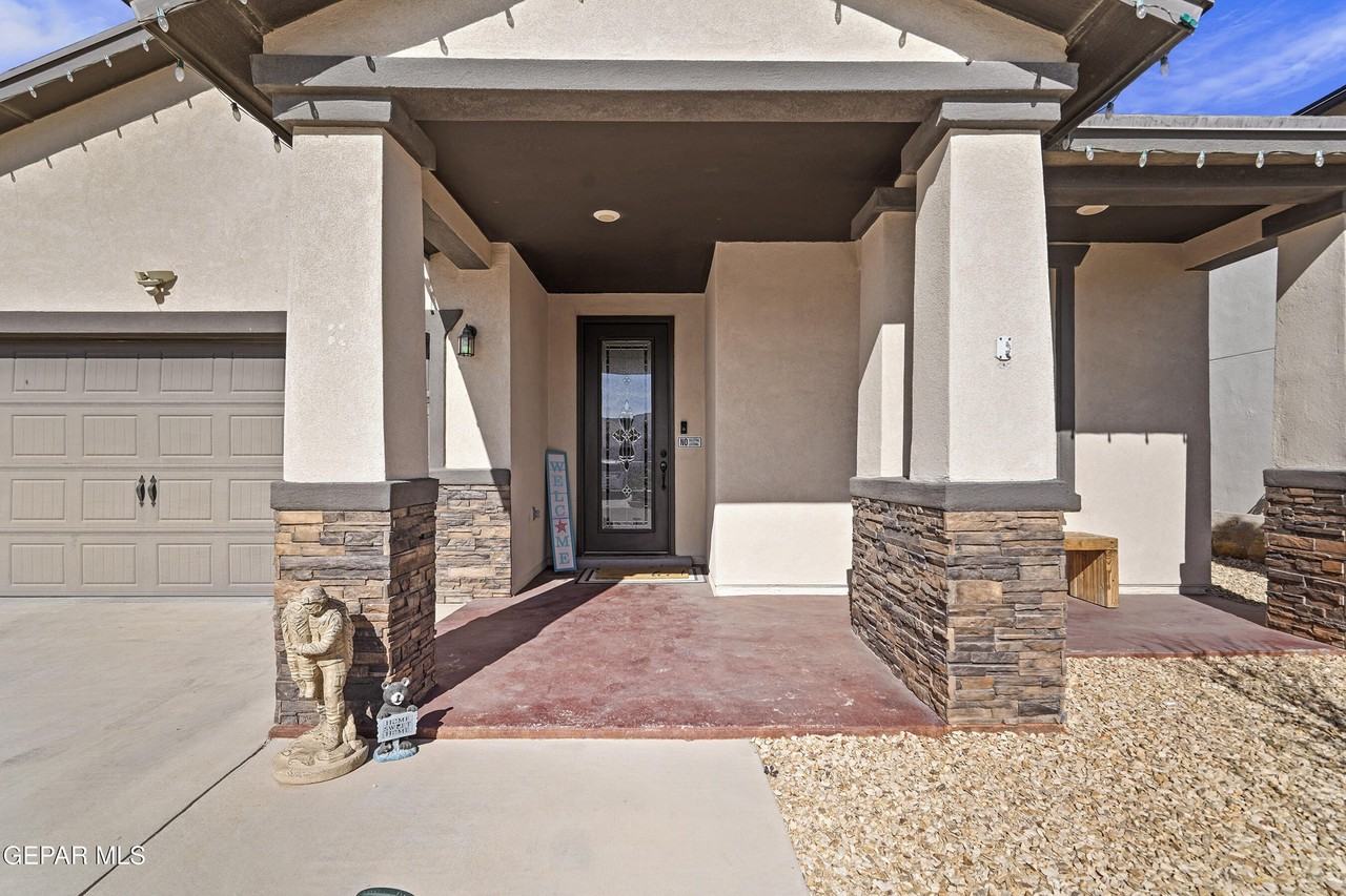 12597 New Dawn Dr - Photo 4 of 33