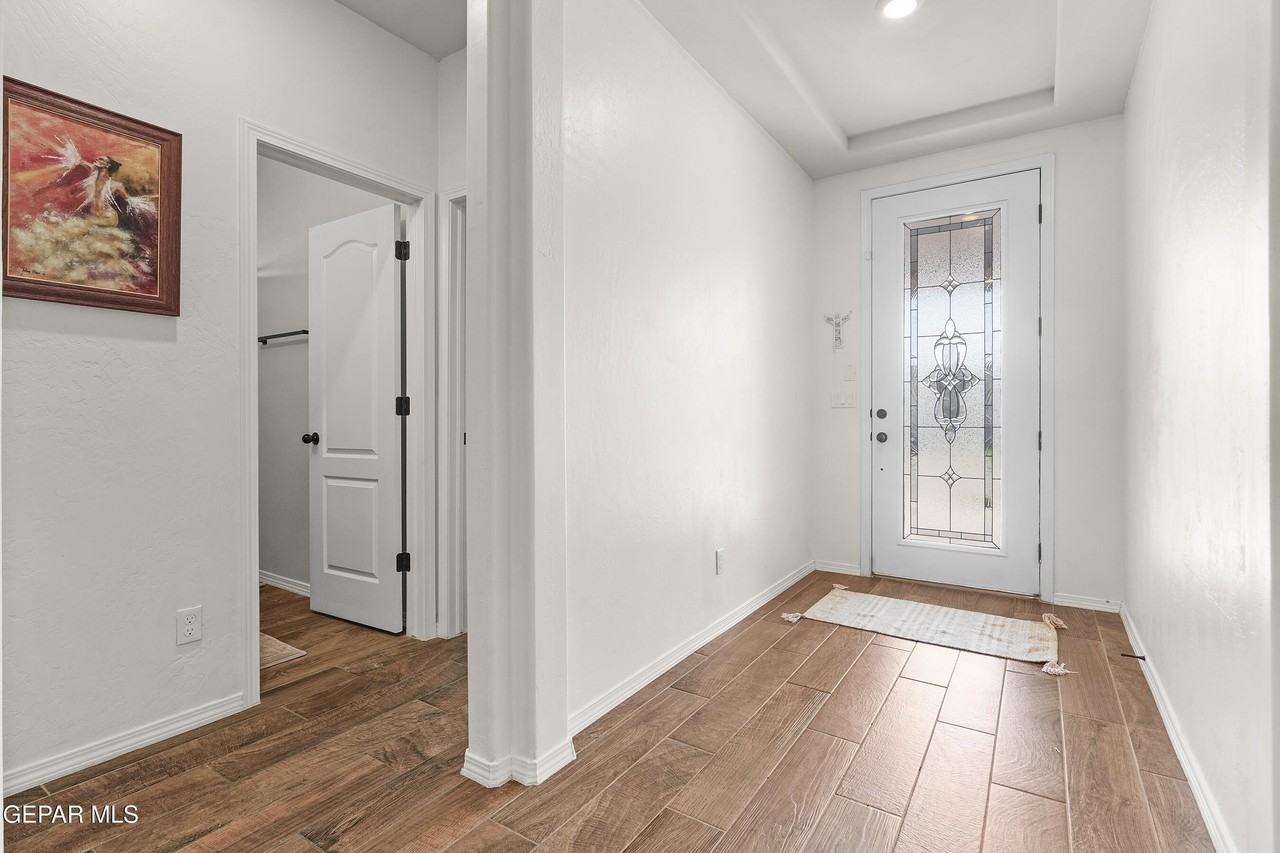 12597 New Dawn Dr - Photo 5 of 33