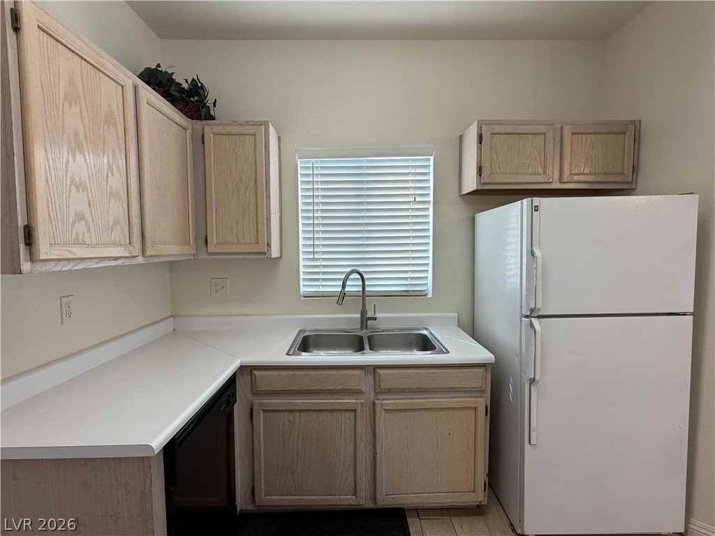 5525 W Flamingo Rd #2016 - Photo 7 of 20