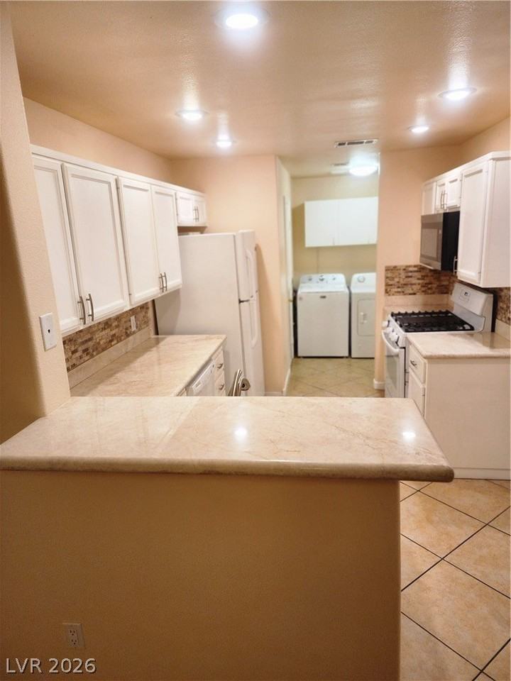 8129 Autumn Star Ave - Photo 7 of 18