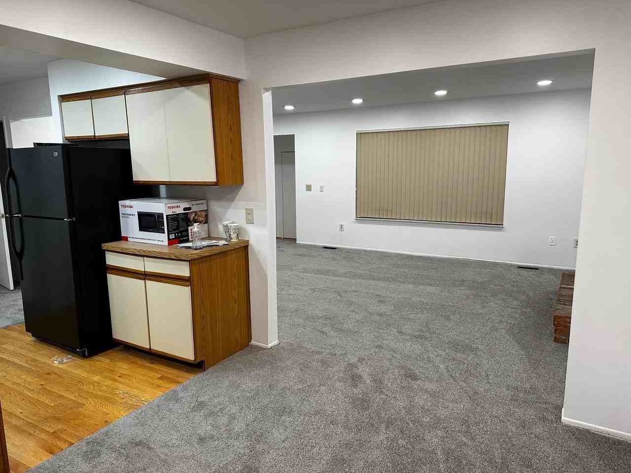 7356 Hedgerow Ct - Photo 3 of 17