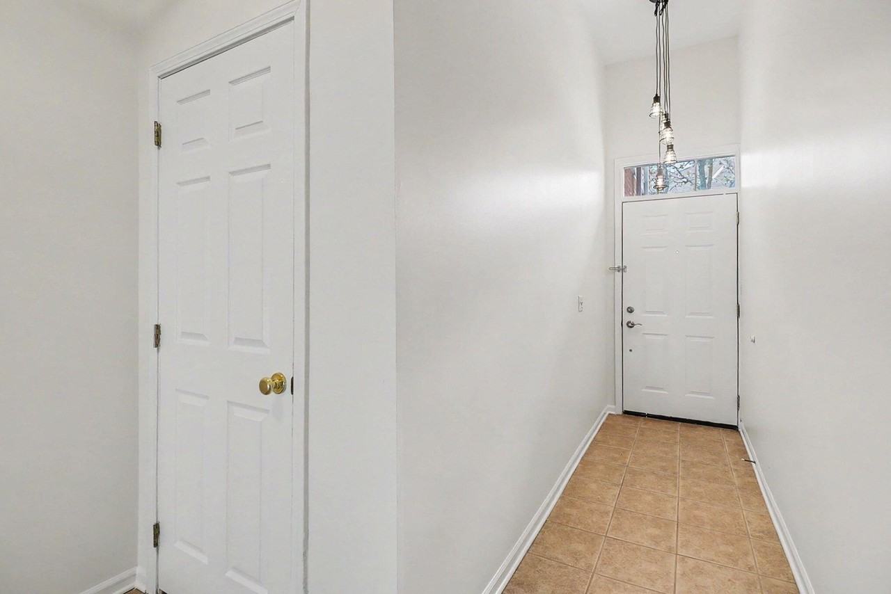 3157 Asher Rd - Photo 5 of 36