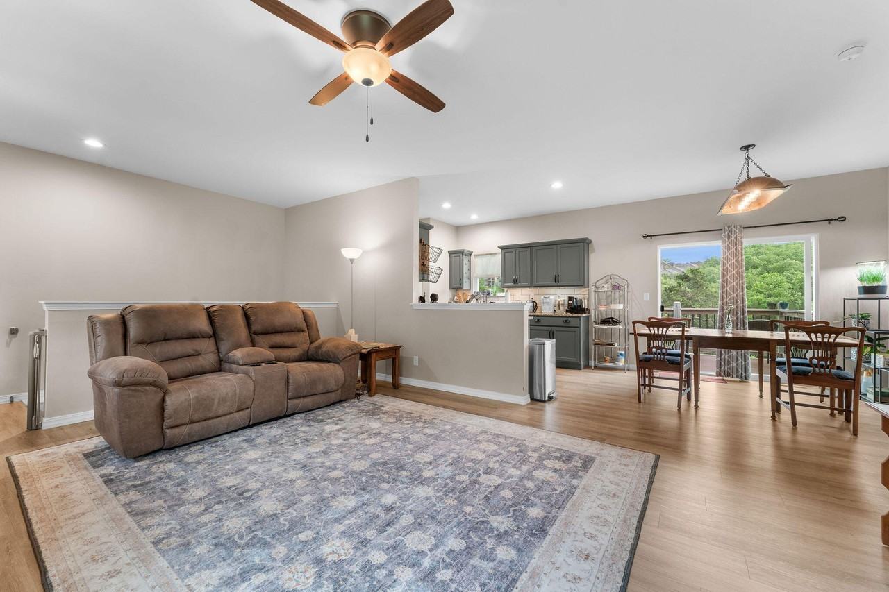 127 Rock Ridge Rd - Photo 4 of 36