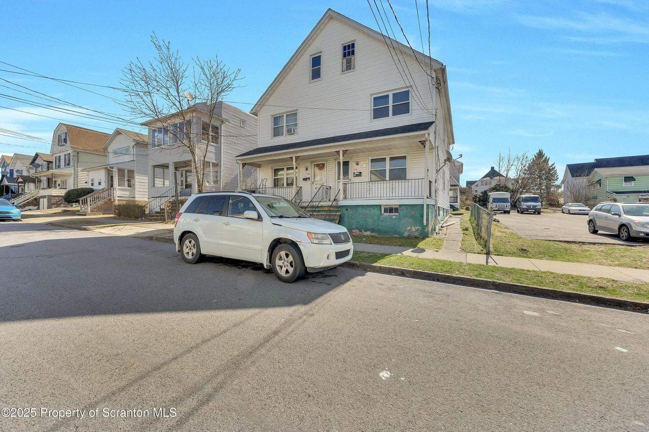 535 N Franklin St - Photo 2 of 23