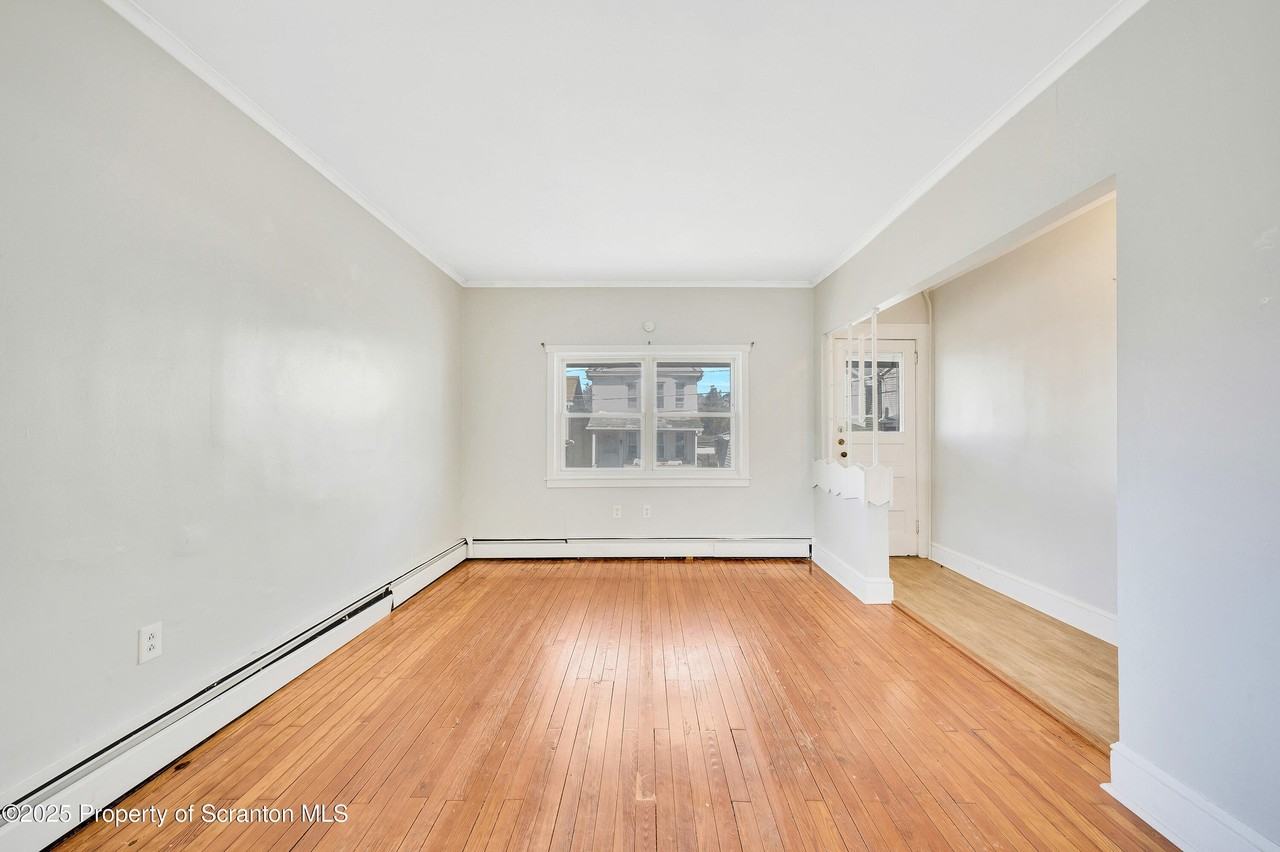 535 N Franklin St - Photo 5 of 23