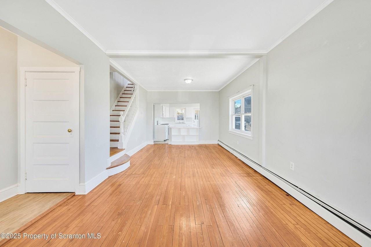 535 N Franklin St - Photo 6 of 23