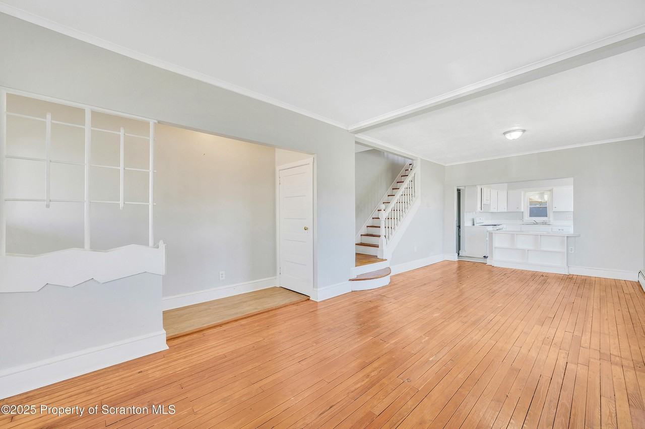 535 N Franklin St - Photo 7 of 23