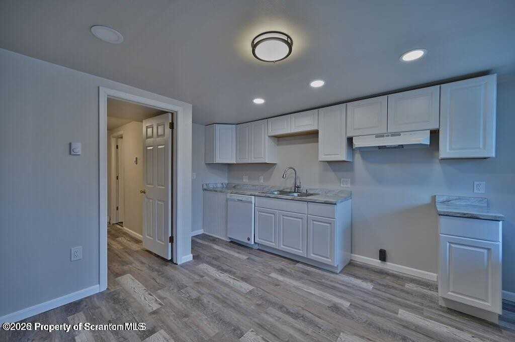 200 Center St - Photo 5 of 24
