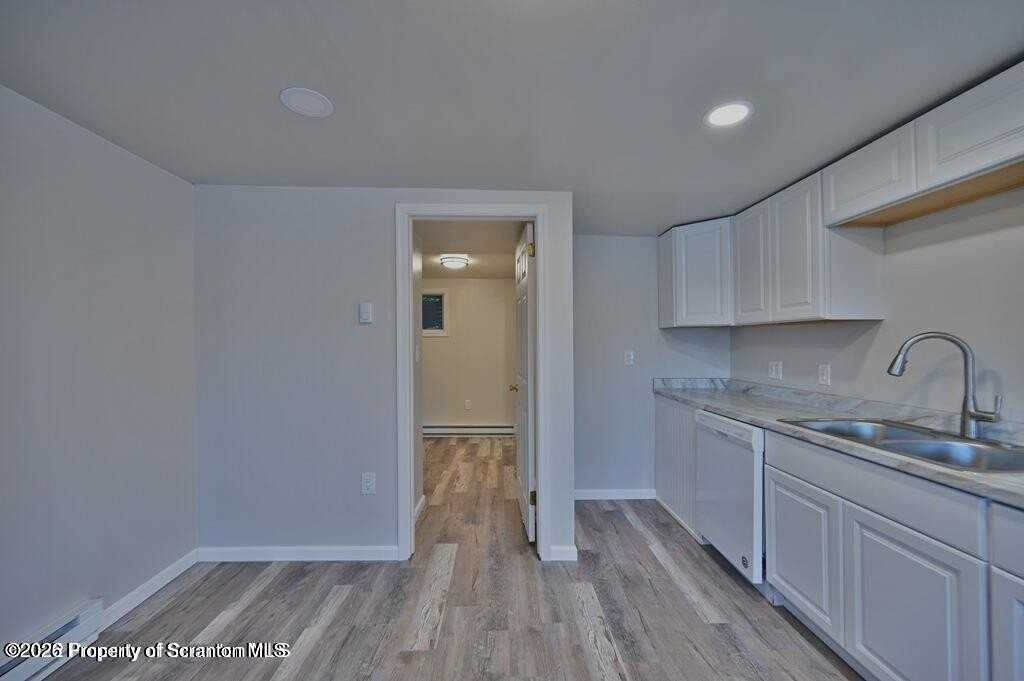 200 Center St - Photo 6 of 24
