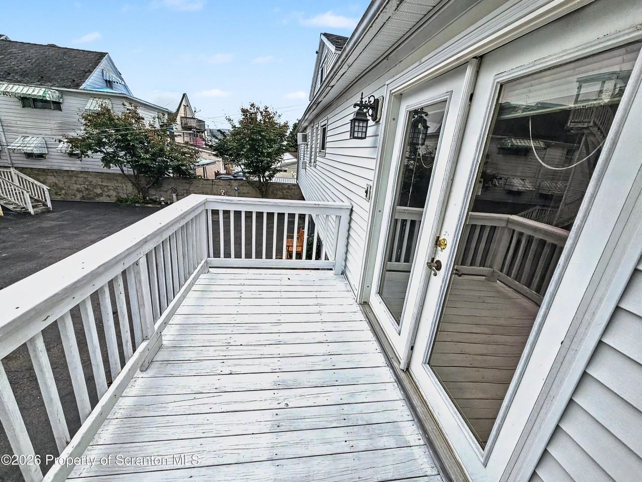 1125 Reynolds Ave - Photo 2 of 10