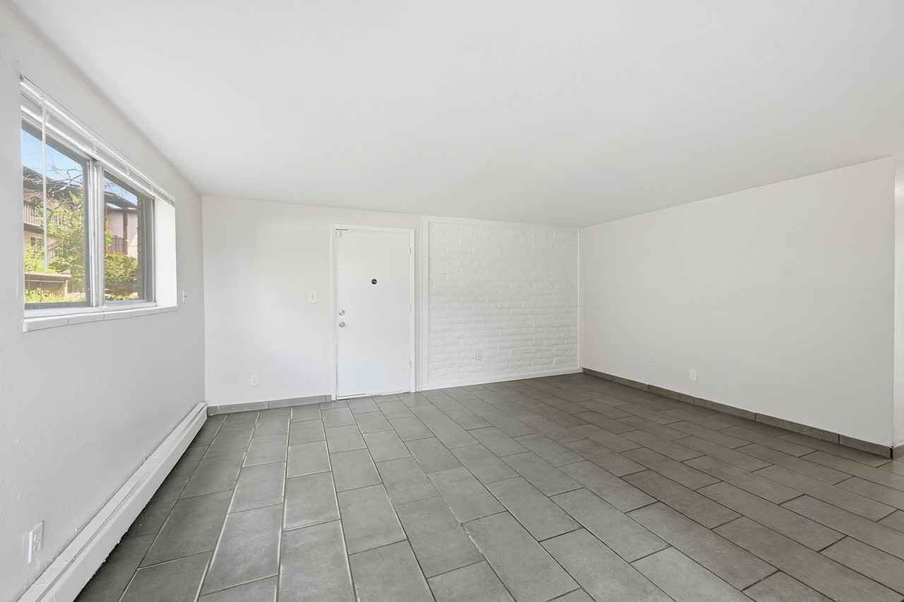 875 S Quebec St #21 - Photo 7 of 17